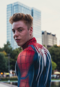 Nick-Spiderman-far
