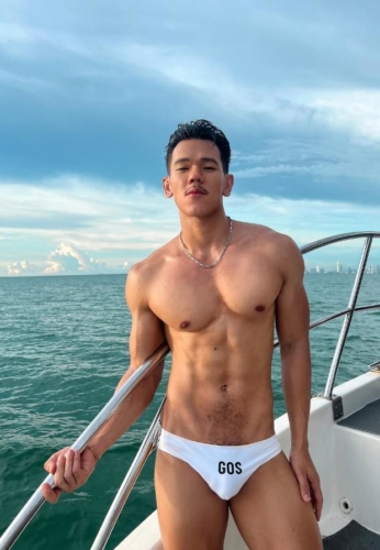 Agoi-Soutthavilay-001-Graceful