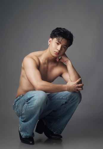 Calix-Esguerra-002-Charming