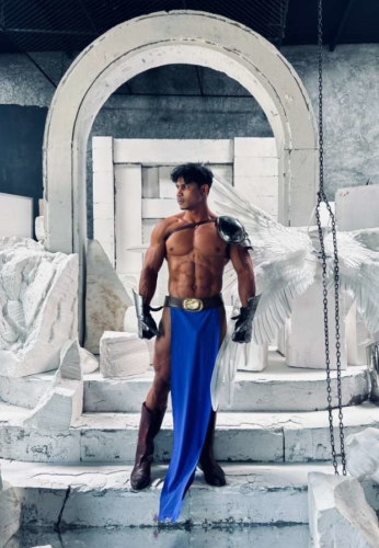 Icez-Anurak-027-Elegant