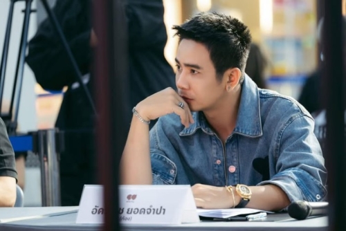 ก้อง-ห้วยไร่-022-Attractive